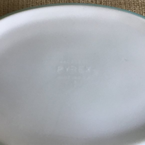 Vintage Pyrex Turquoise Snowflake Oval Dish - Picture 9 of 13